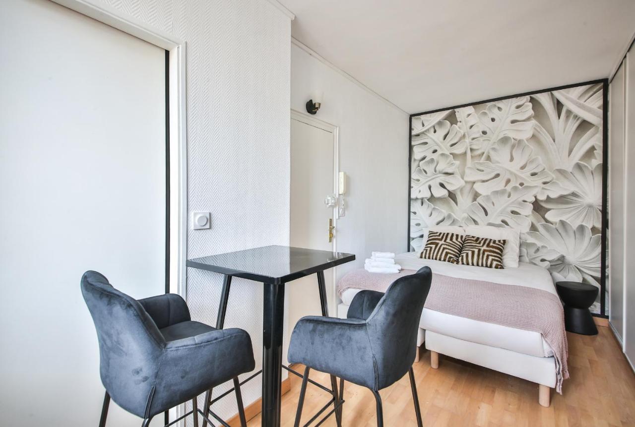43#studio 2pers#sevres-lecourbe#necker Apartment Paris